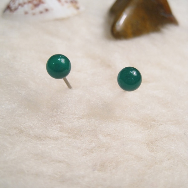 Hypoallergenic Green Onyx 5mm Gemstone Post Earrings (Nickel Free Niobium Titanium / Surgical Steel Stud Earrings for Sensitive Ears)