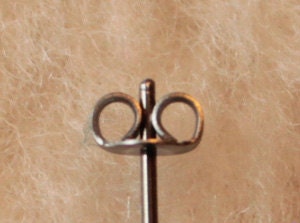 Orecchini In Titanio G23 Con Perla Ipoallergenici, Chiusura A Vite - 4/5/6 Mm - Gioiello Unisex Argento