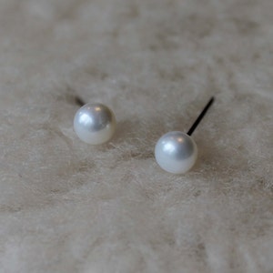Niobium Titanium Surgical Steel Post Earrings - Large 7-7.5mm Classic Pearls - Hypoallergenic Earrings / Sensitive Ears / Nickel Free Studs
