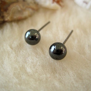 Hypoallergenic Hematite 6mm Gemstone Stud Earrings (Nickel Free Niobium Titanium / Surgical Steel Stud Earrings for Sensitive Ears)
