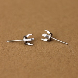 Pure Titanium Prong Stud Earring Findings (1 pair) - Hypoallergenic and Nickel Free - For 5mm Stones - Exclusively by Pretty Sensitive Ears