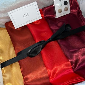 Luxury satin hijab box gift set + magnets