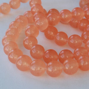 パステルピーチ染め翡翠ラウンド宝石ビーズ - マーラービーズ - 16インチストランド - サイズをお選びください