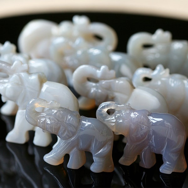 Carved Agate Elephant Bead - Carved Stone Elephant Beads For Jewelry Making - Carved Stone Beads - Lucky Elephant Beads  - 1 bead ~25x35mm