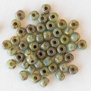 Tamaño 6/0 3 cuentas de semillas cortadas para la fabricación de joyas Cuentas Trica Verde mar opalino con acabado Picasso 50 cuentas imagen 4