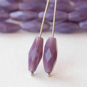 15 mm fasetterade glaspärlor med avsmalnande rör - tjeckiskt glas för smyckestillverkning - fasetterat rör - opalinlila -10