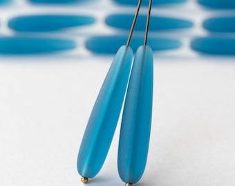 10 Lágrimas - Cuentas de vidrio marino cultivado - Cuentas de lágrima con perforación larga para la fabricación de joyas - Cuentas esmeriladas color verde azulado - 38 x 8 mm