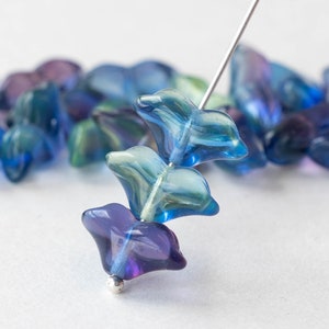 Art Deco Flower Beads - Czech Glass Beads - Transparent Blue Purple Aqua Mix - 20 beads