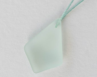 4 - Pendentif en verre de mer cultivé - Perles pendentif diamant pour la fabrication de bijoux - Perles de verre dépoli 28mm - Vert Coke clair - 4 perles