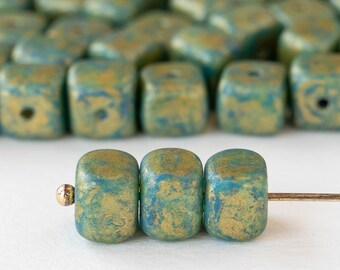 Lot De Perles En Verre Vintage Turquoise - Forme Cube Ovale Bizarre - 25 Pièces