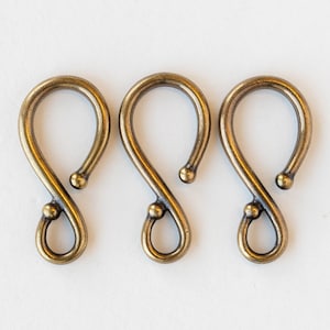 33mm Large Brass Hook Clasp - Tierra Cast Findings - 1 Clasp