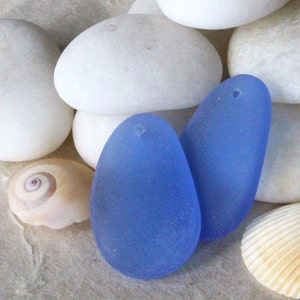 Cultured Sea Glass Beads For Jewelry Making Supply - Beach Glass Beads -  Recycled Sea Glass Pendant - Sapphire Blue Sea Glass 32x20mm
