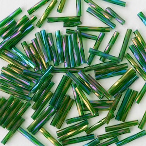 15 mm ツイストビューグルビーズ - ツイストチューブ - チェコガラスビーズ - 透明エメラルドグリーンレインボー - 200 ビーズ