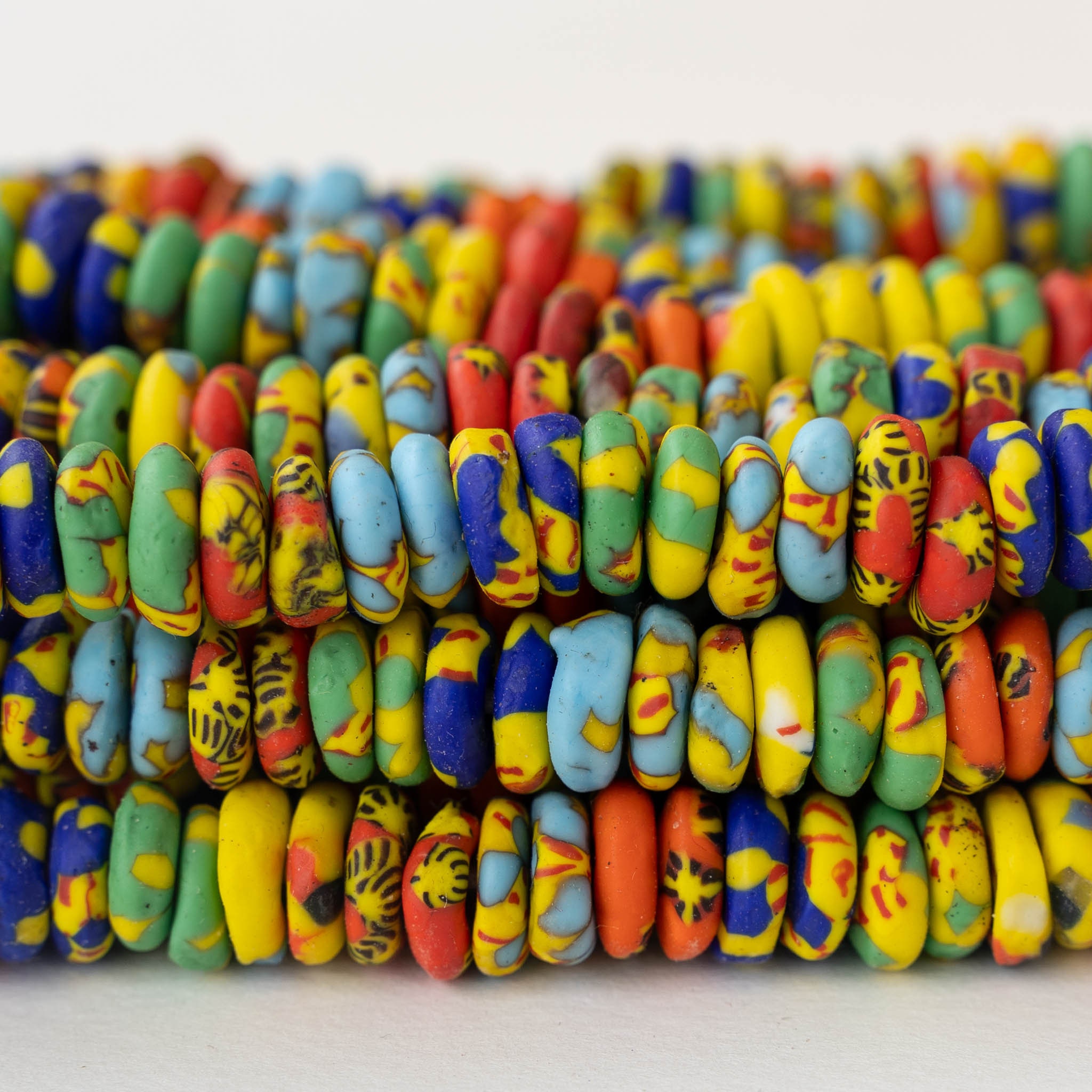Cuentas Africanas de Vidrio Reciclado o Krobo Beads - Copenta