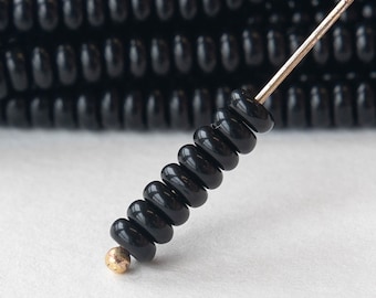 Rondelle de verre de 4 mm - Matériel pour fabrication de bijoux - Rondelle d'espacement lisse en verre tchèque - Rondelle lisse - Rondelle noir de jais 100 perles