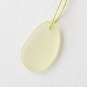 Cuentas de vidrio marino - Materiales para hacer joyas - Cuentas de vidrio esmerilado - Colgante de vidrio marino - Vidrio de playa amarillo chifón - 32 x 20 mm - Elige la cantidad