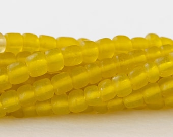Koraliki szklane Java - żółte - całe lub półsznurowe
