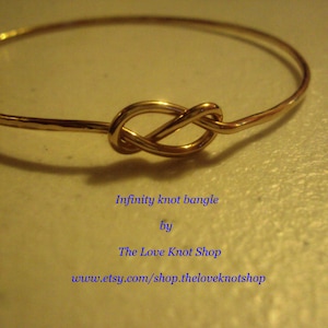 Roségouden armband, geelgouden armband, oneindigheidsknoop-armband, liefdesknoop-armband, 14kt gouden vulling, 14kt roségouden vulling, argentium sterlingzilver