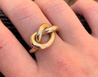 14kt gold love knot ring, thick and chunky knot ring, statement ring