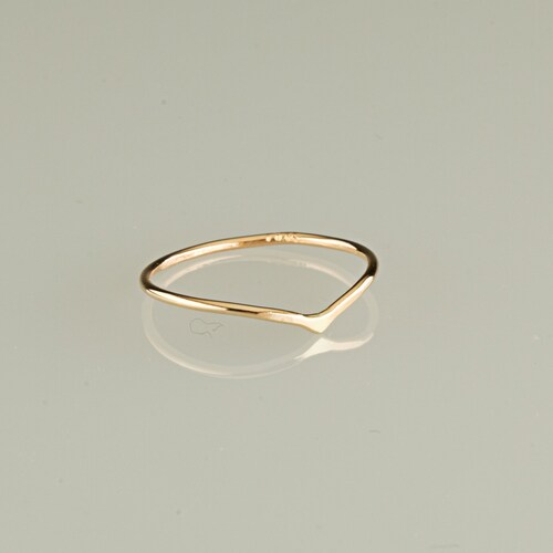10k Yellow Gold Chevron Ring For Women - Size 7, Dainty & Stylish Everyday Ring