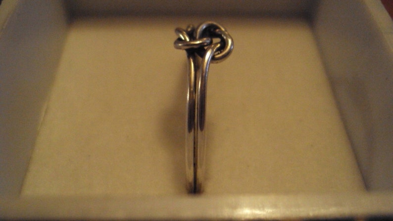 Sterling Silber Doppel Liebe Knoten Ring zur Verlobung, Hochzeit, traditionelle. Celtic, 16g, 925 Silber Ehering Bild 3