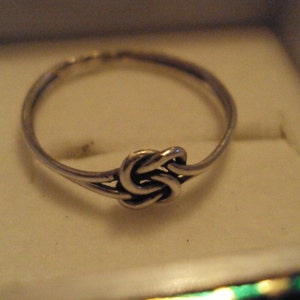 Sterling Silber Doppel Liebe Knoten Ring zur Verlobung, Hochzeit, traditionelle. Celtic, 16g, 925 Silber Ehering Bild 2