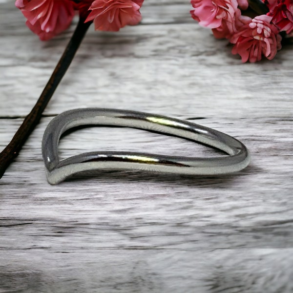 950 platinum chevron band, simple and stylish, mothers day gift, trendy statement ring, ethically sourced metals,