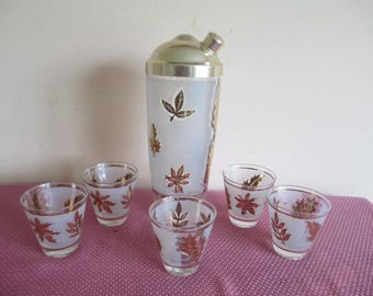 Vtg G REEVES by Libbey Gold Leaf COCKTAIL Shaker with 5 matching Rocks Glasses, 22K trim on Frosted Glass, MCM Barware