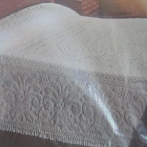 Vtg Bates PRIDE Of SHARON Metelasse Bedspread, Twin, Antique White, 2046-R, NOS