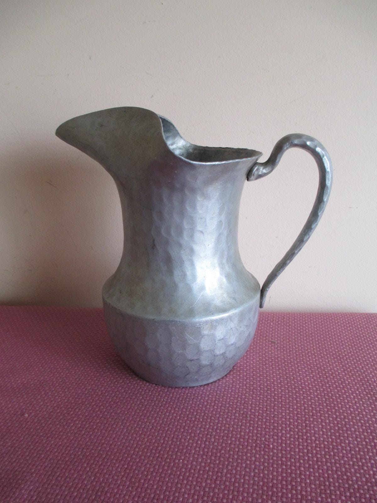 Vtg HAMMERED ALUMINUM SILVER Pitcher, Stamped 625 Everlast