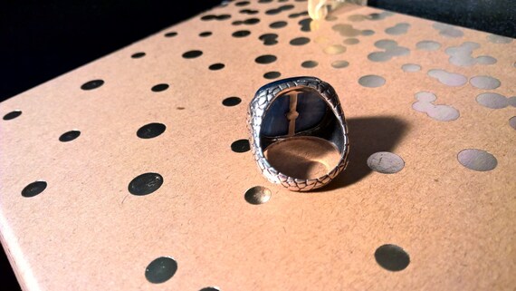 Large sterling silver ring featuring a large, squ… - image 5