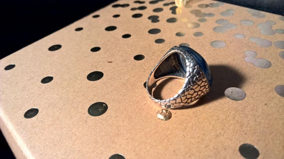 Large sterling silver ring featuring a large, squ… - image 4