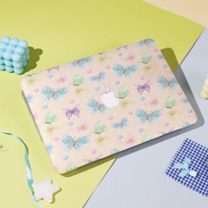 Pastel Butterfly Pattern MacBook Case – Fits Macbook Air 11/13/15 Pro 13/14/15/16 Macbook 12&#39; A2338, A2681, A2337 Aesthetic Laptop Cover