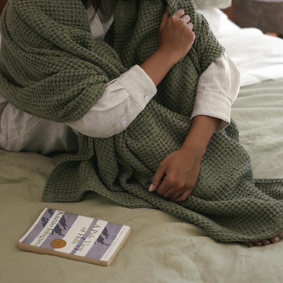Cedar Green Waffle Throw Blanket – Linen Cotton Lightweight Cozy Bed Throw, Breathable Waffle Weave Sofa Blanket