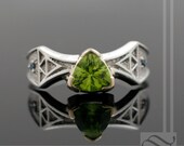 Zelda Engagement Ring Link to the Future - 14k Zelda Ring Forest Edition - Mixed metal white and yellow gold with Peridot and blue diamonds