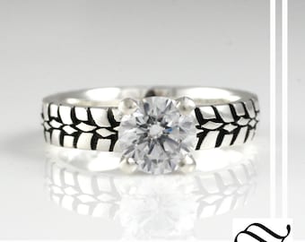 Anillo de banda de rodadura estrecha para mujer con CZ - Anillo de compromiso con solitario de plata esterlina
