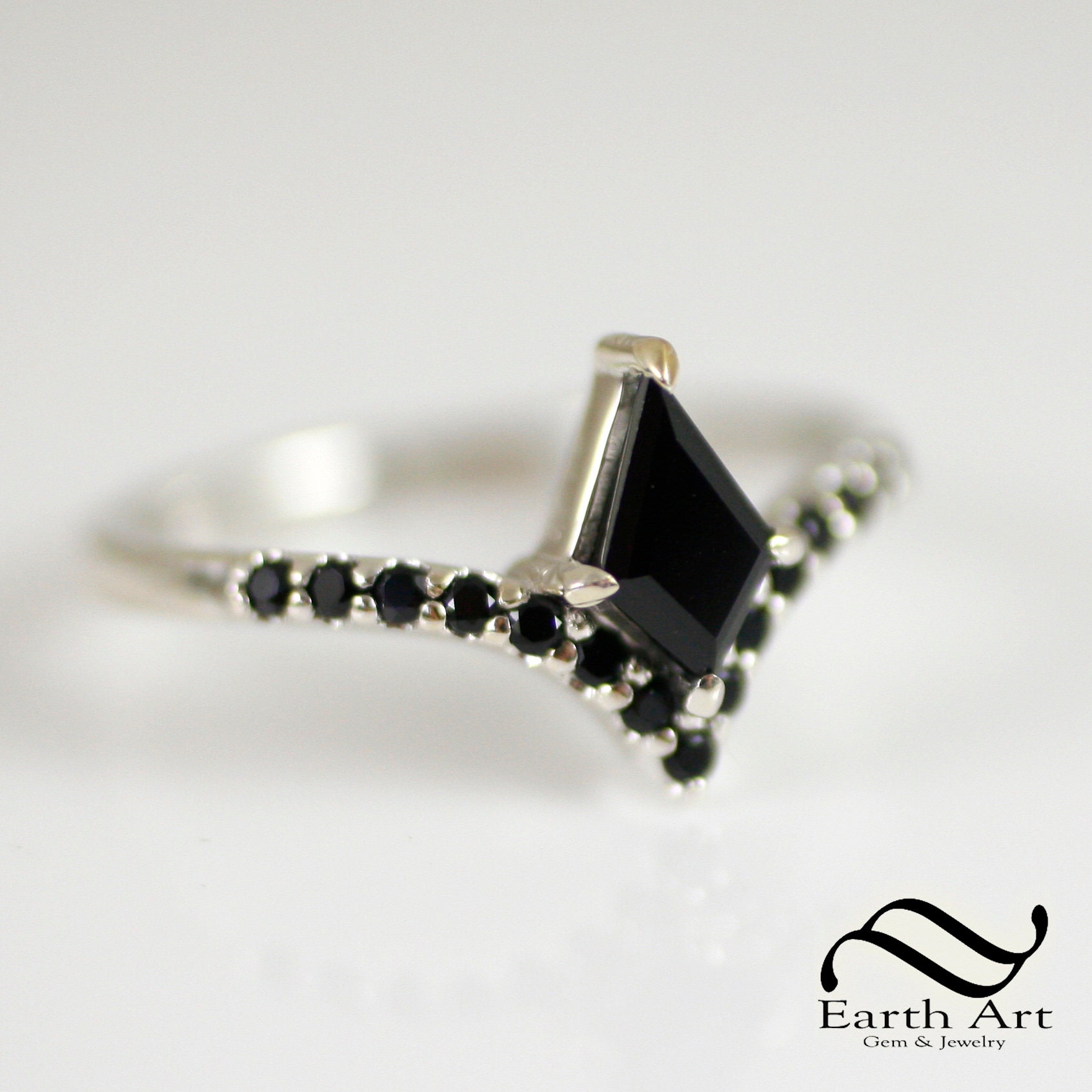 Silver or White gold and Kite cut black Spinel Ring