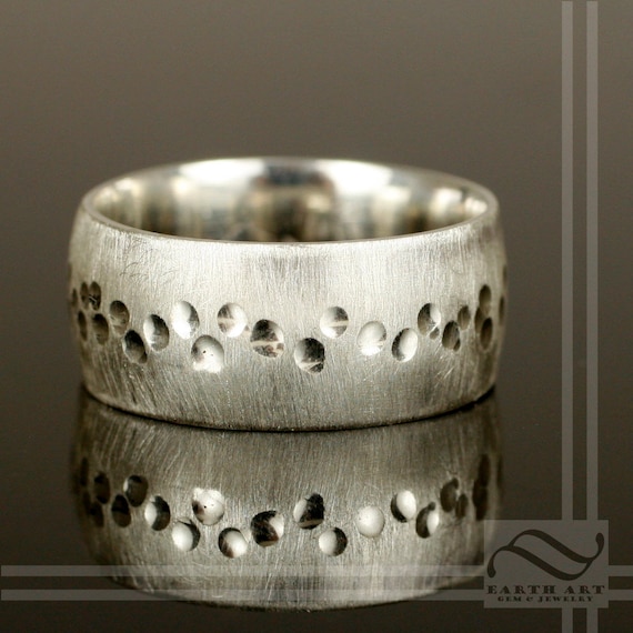 Dimple Spin Ring with Cubic Zirconia Dimple Spin Ring with Cubic Zirconia