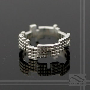 Tetris Ring - Sterling Silver - Solid wedding band, interlocking blocks - Retro geeky gamer ring