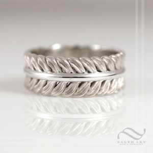 Laurel Wreath Band - A symbol of accomplishment, merit and strength - a wedding band a graduation ring