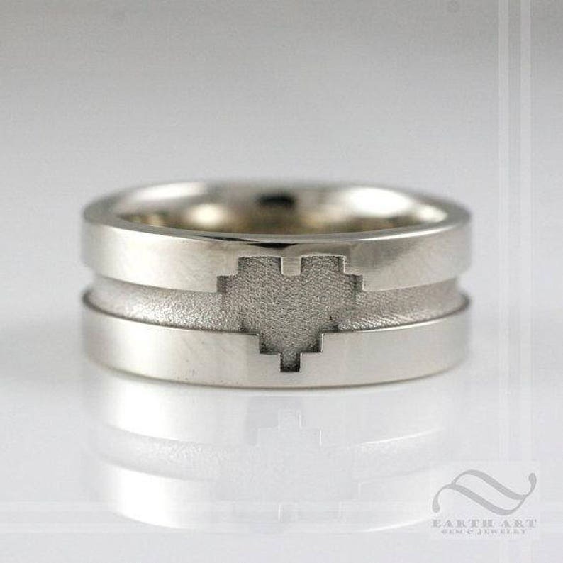 Pixelated Heart Ring Mens Sterling Silver Geeky retro gamer trouwring of belofte ring afbeelding 1