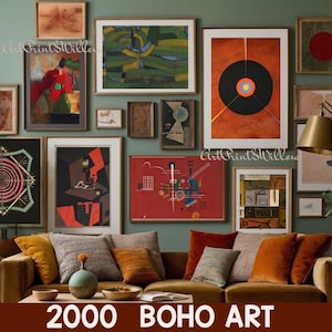 以下が含まれることがあります： さまざまなサイズとスタイルの額装された抽象芸術作品のコレクション。幾何学模様やカラーフィールドのデザインが含まれています。アートワークは、赤、緑、オレンジなど、さまざまな色を使用しています。「2000 BOHO ART」というテキストが画像の下部に表示されています。
