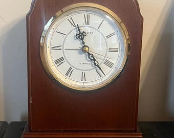 Vtg Seiko wall Mantel clock QXE106BLF quartz wood gold analog heirloom Classic Traditional decor