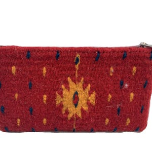 Monedero pequeño rojo de tapiz para tarjetas, monedas o llaves, mini bolso de alfombra zapoteca tejido a mano, bolso práctico lavable de larga duración.