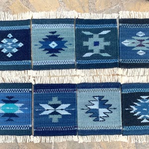 Blauw leuk geometrisch vloerkleed mokonderzetter, 5 x 6 inch minitapijt in westerse stijl, set van 8 handgeweven zapotekenonderzetter, omkeerbare duurzame onderzetter