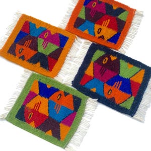 Posavasos de lana zapoteca tejidos a mano - Juego de 4 mini alfombras con diseño de banco de peces imagen 5