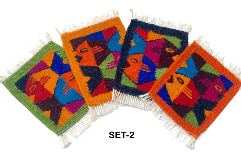 Posavasos de lana zapoteca tejidos a mano - Juego de 4 mini alfombras con diseño de banco de peces SET-2