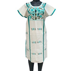 Large Woman Mexican White Tunic Dress, Green Floral Hand Embroidered Relaxed Pull Over Dress, Muslin Cotton San Pedro Amuzgos Huipil Dress