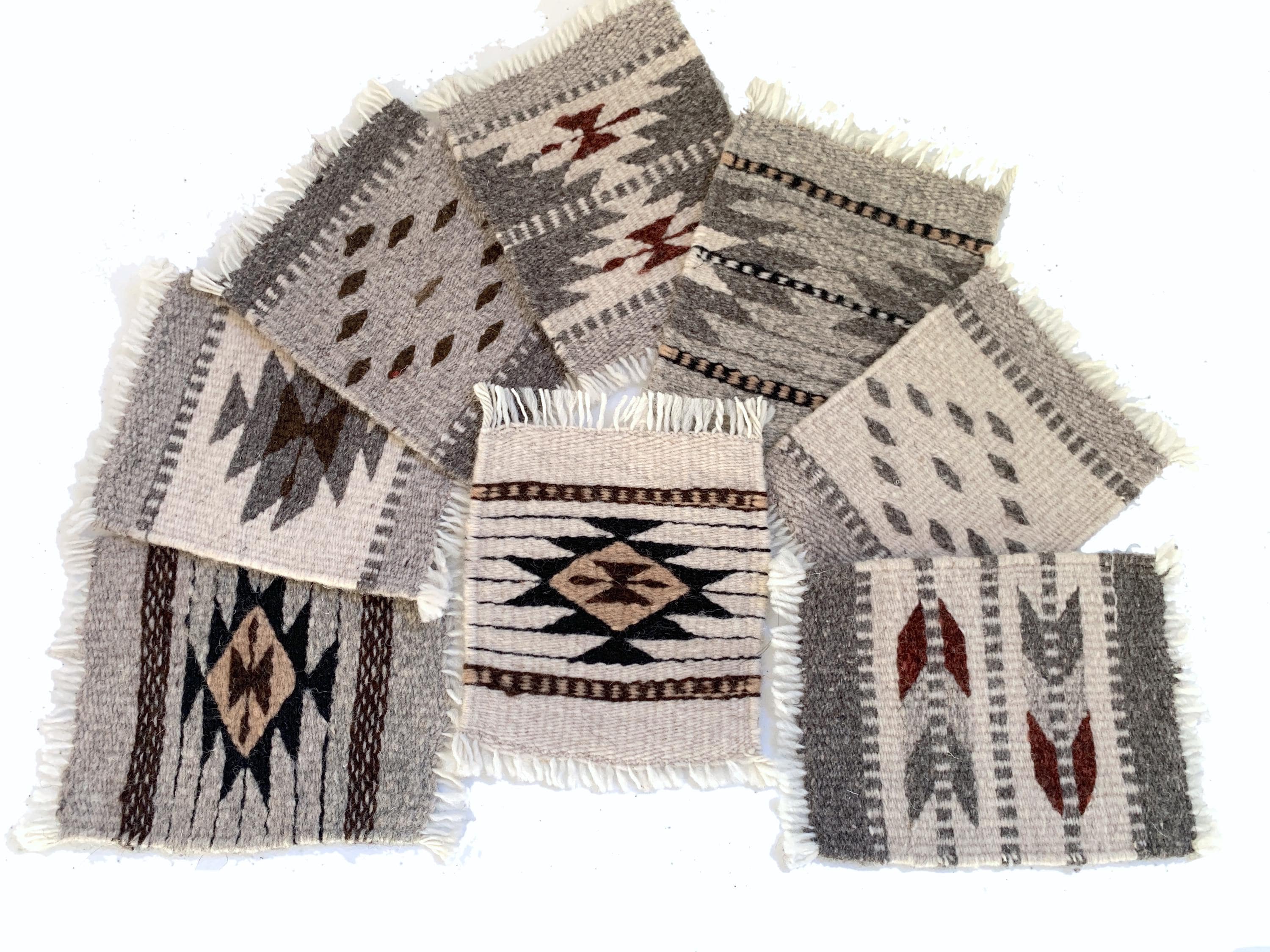 ウールラグ　幾何学模様　サポテックラグ 手織りサポテックウールコースター：ニュートラルグレーの幾何学模様