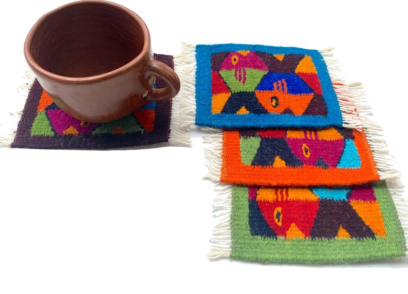 Posavasos de lana zapoteca tejidos a mano - Juego de 4 mini alfombras con diseño de banco de peces imagen 3